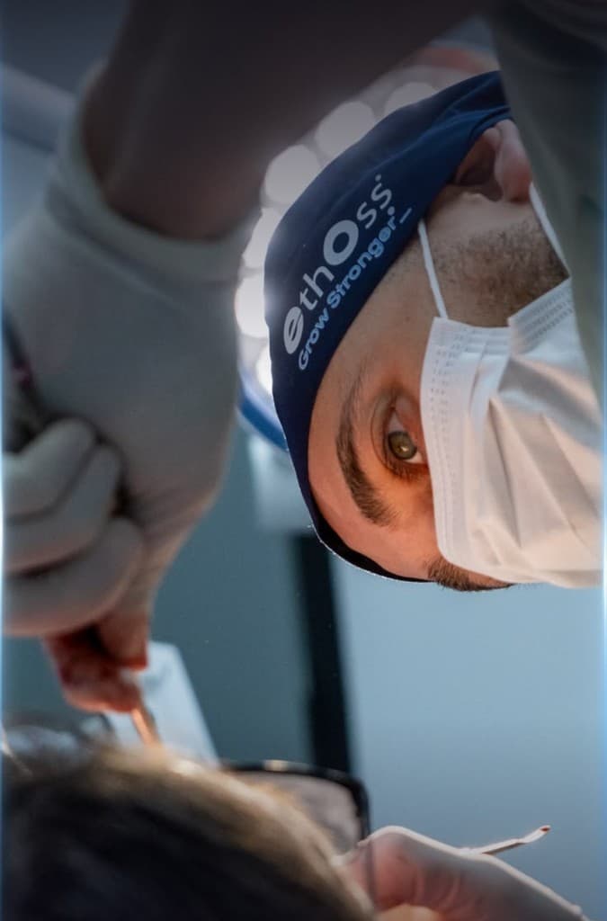 Dr. Manuel Reinisch bei der Arbeit